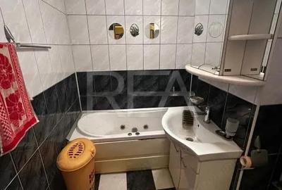 Apartament 3 Camere , Decomandat CF1 , Centrala Termica , Toporasi - 3