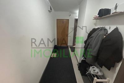 Apartament cu 3 camere semidecomandat, mobilat în Tractorul - 12