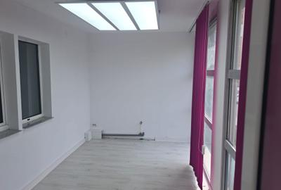 Spațiu comercial, de 77 mp, în Central - 3