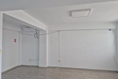 Spatiu comercial la parterul blocului, intrare separata, 59,39 mp, centrala, 2 a - 9