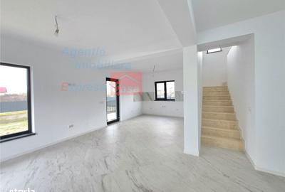 Casă cu 4 camere cu Canalizare în Banu - 12