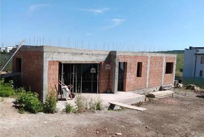 Casă cu Teren 380 Mp în Central - 3