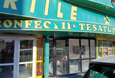 Spațiu comercial, în Central - 4