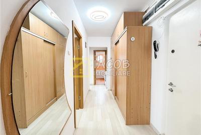 Apartament cu 2 camere decomandat în 9 Mai - 2