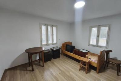 Casă cu 2 camere cu Teren 3000 Mp în Pădureni - 2