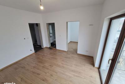 Casă cu 4 camere decomandat în Vladimirescu