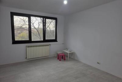 Vanzare 3 camere  Berceni - 2