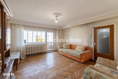 Apartament cu 3 camere decomandat în Central