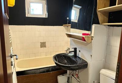 Apartament cu 3 camere semidecomandat în Petros - 1