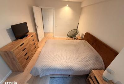 Apartament cu 4 camere în Aviatorilor