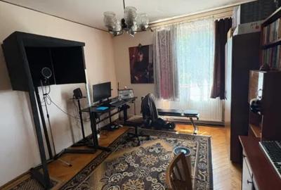 Apartament cu 2 camere decomandat în Săsar