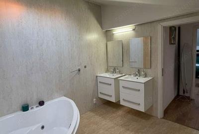 Pia?a Unirii, apartament cu trei camere. - 11