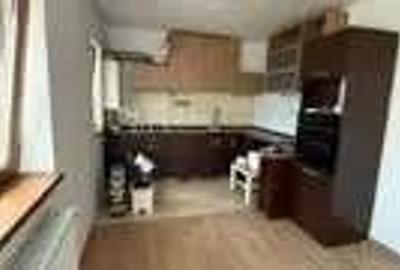 Apartament decomandat cu 3 camere, situat la etajul 5 din 5 - 6