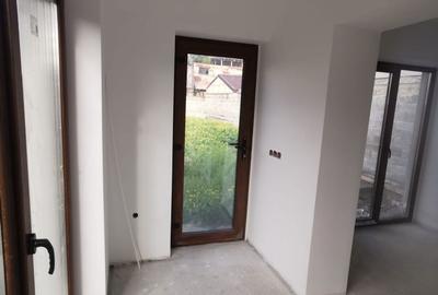 Casă cu 4 camere în Central - 3