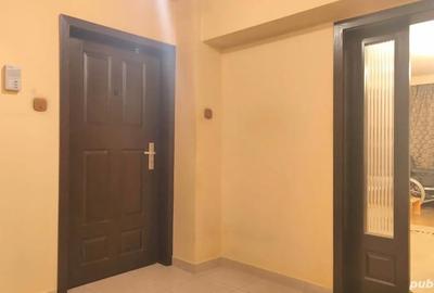 Apartament cu 3 camere decomandat în 22 Decembrie - 1