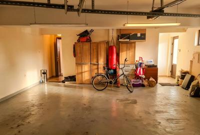 Casă individuală cu 7 camere cu Canalizare în Eroii Revoluției - 13