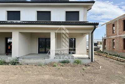Casă individuală cu 5 camere în Dumbrăvița
