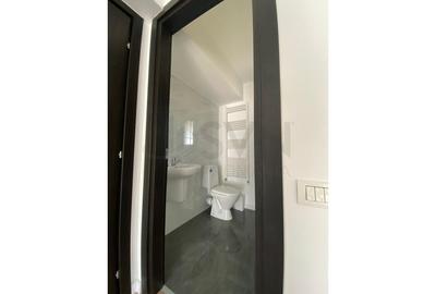Casă individuală cu 3 camere cu Canalizare în Central - 3
