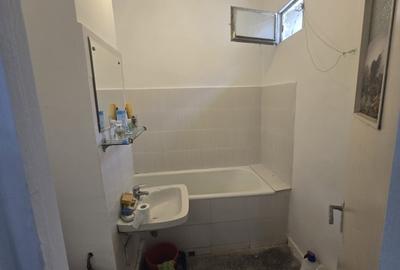 3 camere,  metrou Drumul Taberei, Valea Ialomitei, al Lunca Siretului, nr 10 - 10