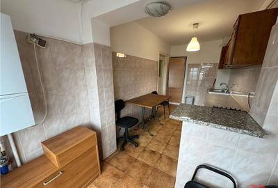 Apartament 3 camere, zona Rix- Ceasu Rau, CT, etaj 8, de - 3