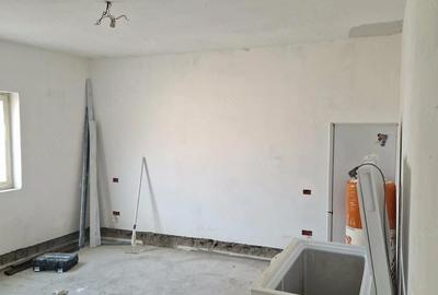 Casă cu Teren 525 Mp în Grădiștea - 2