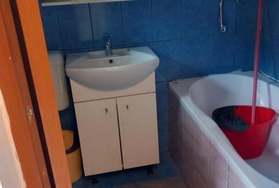 Garsonieră decomandată în Stupini