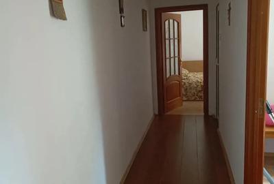 Apartament cu 3 camere semidecomandat în Berceni - 5