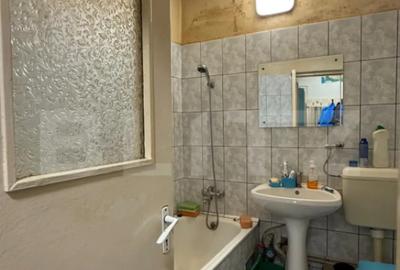 Apartament cu 2 camere decomandat în Tractorul - 4