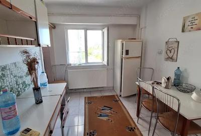Apartament cu 3 camere decomandat în Central - 2
