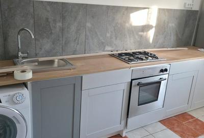 Apartament cu 3 camere decomandat în 16 Februarie - 6