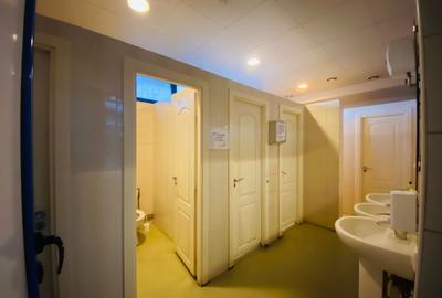 Spațiu comercial, de 880 mp, în Central - 17