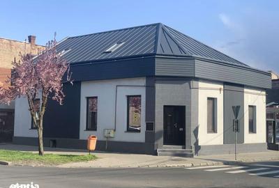 Spațiu comercial, de 110 mp, în Central