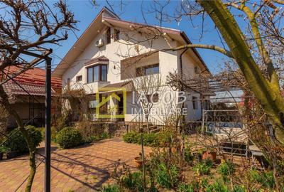 Vila Duplex cu 10 camere, cartier Serbanesti, Bacau - 1
