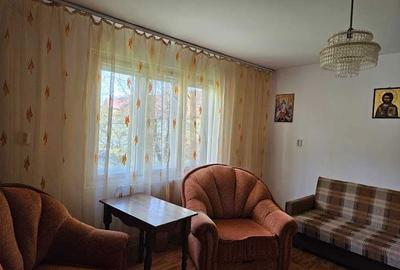 Casă cu 4 camere în Central - 2