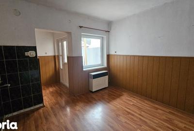 Casă cu 3 camere cu Teren 130 Mp în Central - 11