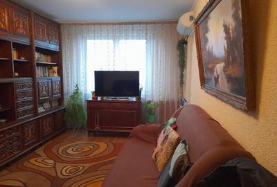 Apartament cu 3 camere în Dristor