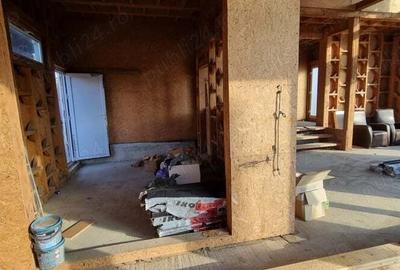 Casă cu 6 camere în Bujoreni - 2