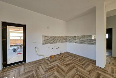 Casă cu 4 camere cu Canalizare în Ștefănești - 13