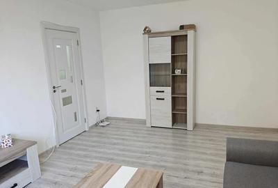 Apartament cu 2 camere decomandat în Tractorul - 7
