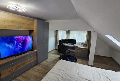 Casă cu 5 camere în Roman - 1