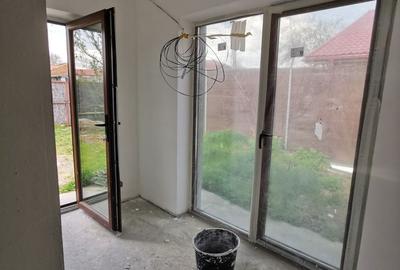 Casă cu 4 camere în Central - 2