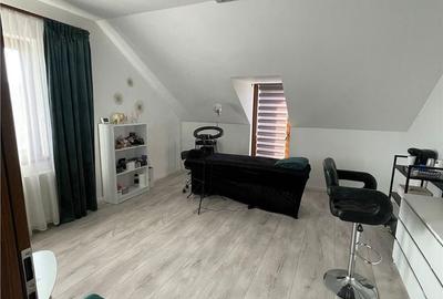Apartament cu 3 camere semidecomandat în Central - 14