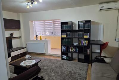 Apartament cu 3 camere decomandat în Craiovița Nouă - 9