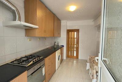 Apartament cu 2 camere decomandat în Micro 21