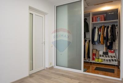 Casă cu 8 camere cu Teren 950 Mp în Roșu - 53