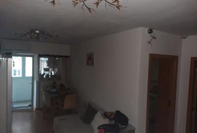 Apartament cu 3 camere decomandat în Central - 2