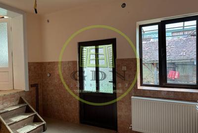 Casa 4 camere suprafata utila 100mp cu teren 400mp spre vanzare in Gura Raului - 2