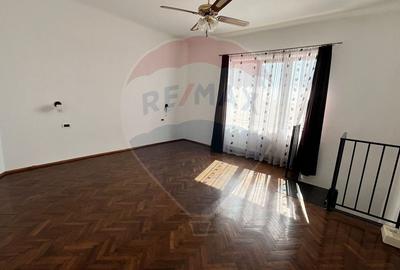 Casă cu 3 camere cu Teren 300 Mp în Gării - 8