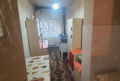 Apartament cu 3 camere decomandat în Central - 1