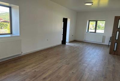 Spațiu comercial, de 100 mp, în Râciu - 2